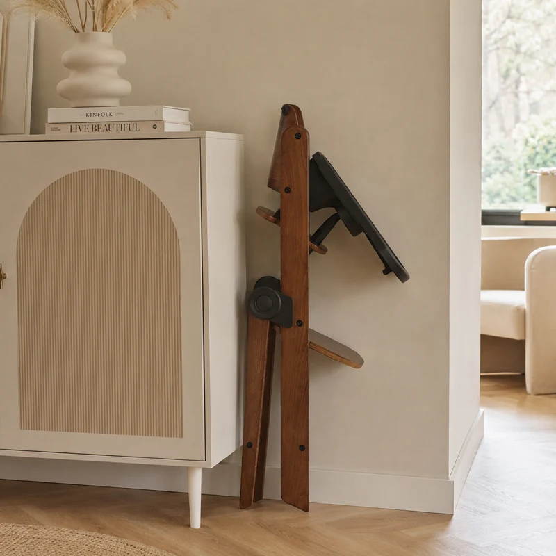 Odin Mitwachsender Holzstuhl mit Esstischplatte – Warm Brown