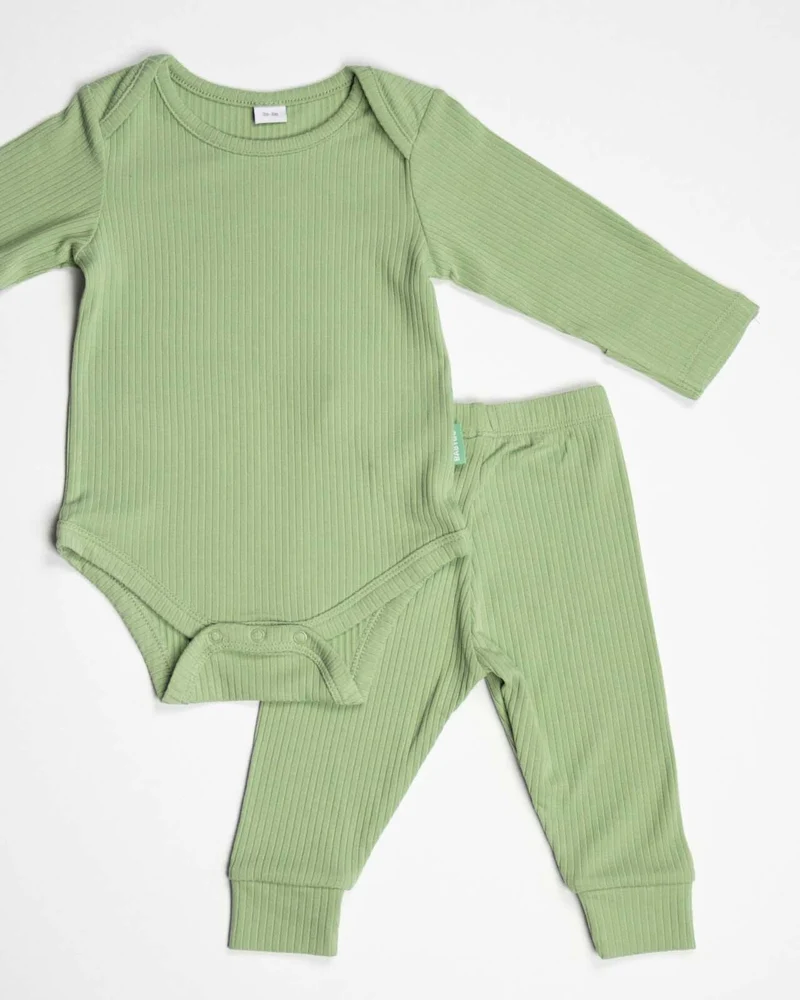 BABYGO® Salbeigrüner, langer Rippstrick-Body und Leggings