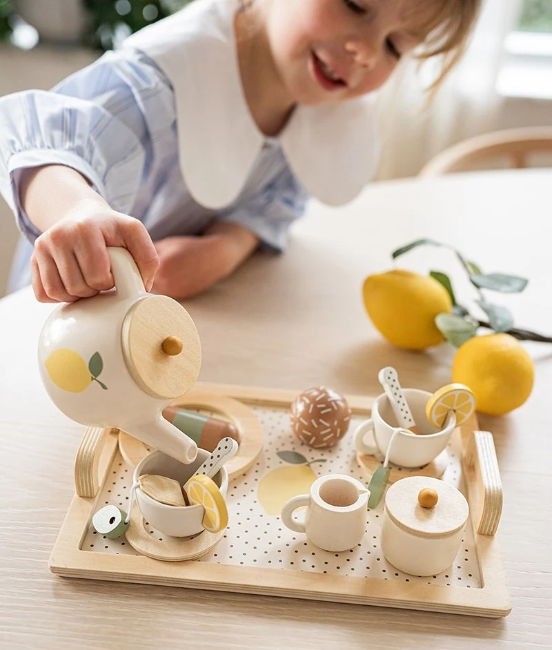 Jabadabado Kinder Puppengeschirr Afternoon Tea Spielset Zitrone aus Holz 3+