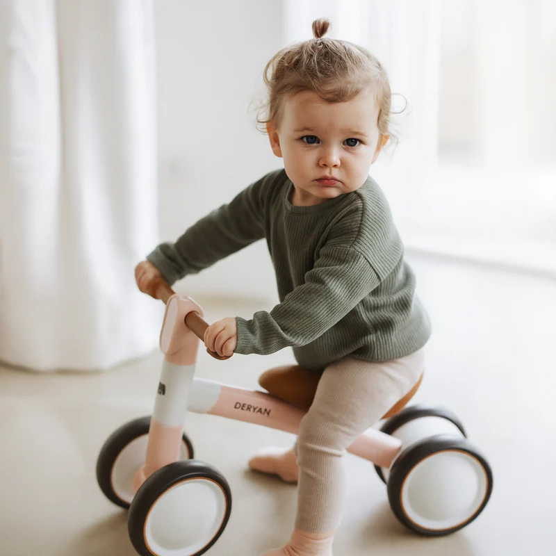 Milo Balance Bike - Spielzeug ab 1 Jahr - Pink