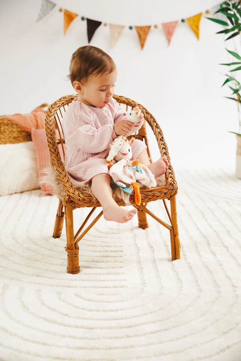 Vulli Sophie la girafe 2er Geburtsset Beißfigur + Schmusetuch m Schnullerband
