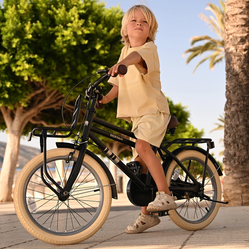 Cooper Kinderfahrrad mit Ständer – 18 Zoll