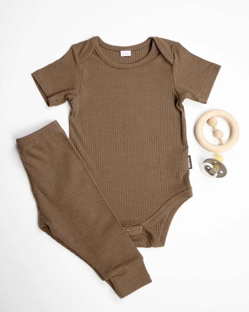 BABYGO® Mocha Kurzer Rippstrick-Body & Leggings