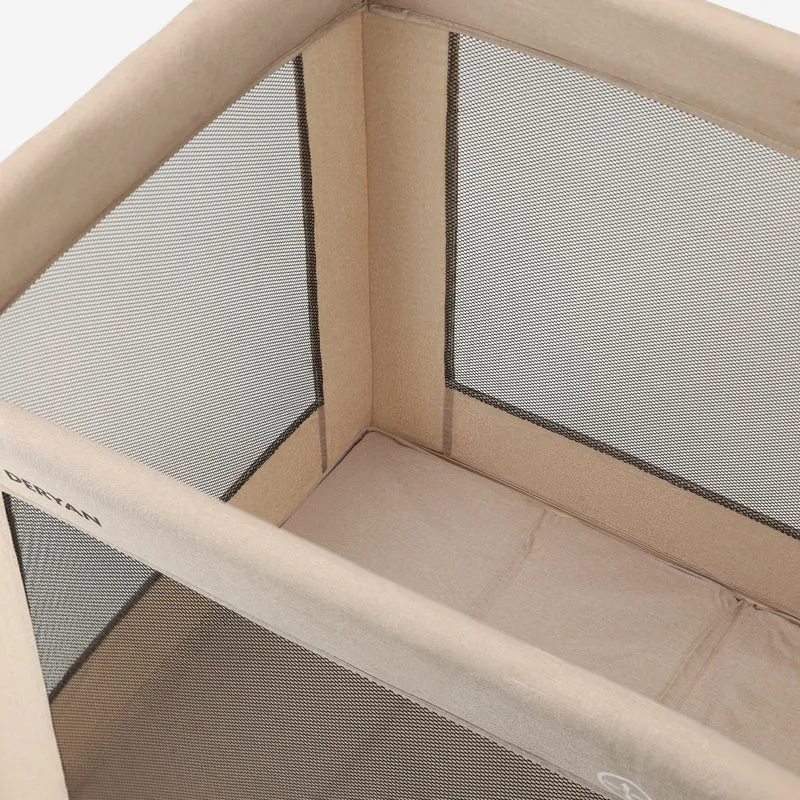 Luxus-Campingbett mit Wickelauflage und Bodenverhöher – Nougat