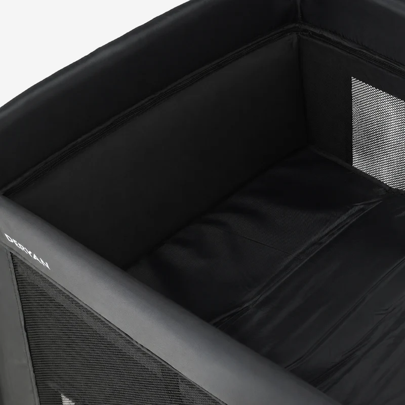 Luxus-Campingbett mit Wickelauflage und Bodenverhöher – Schwarz