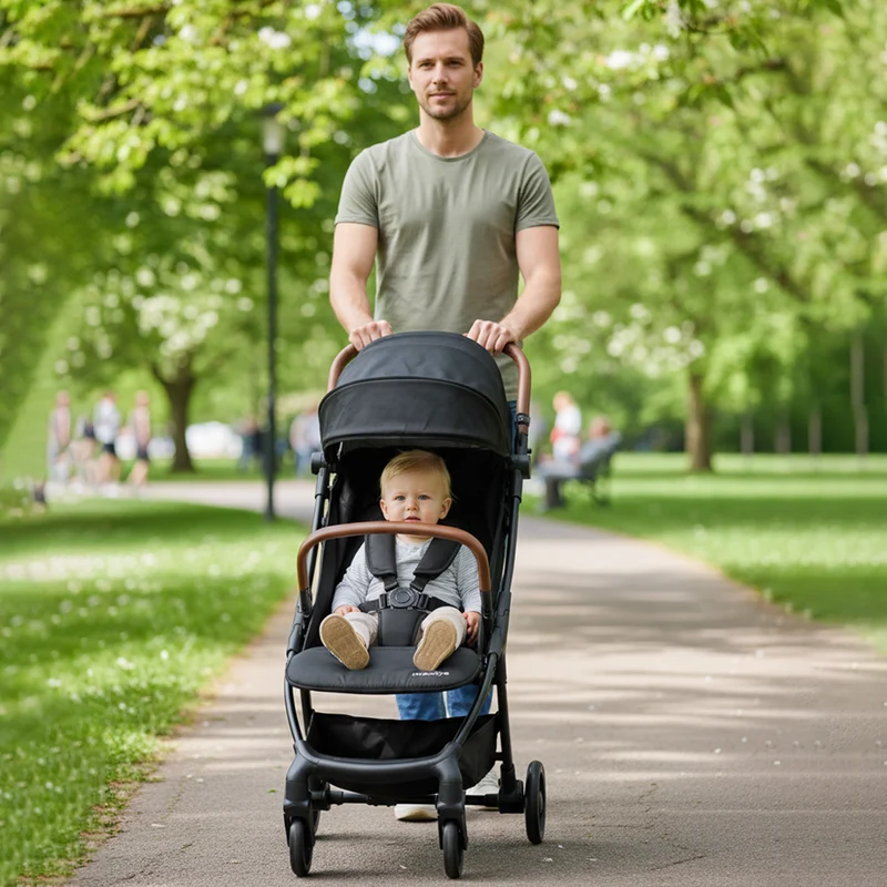 Mooiys Ash Buggy – Kompakter Kinderwagen – Schwarz
