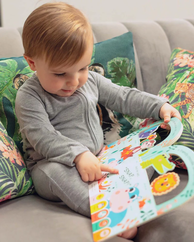 BABYGO® Grauer gerippter Schlafanzug mit Reißverschluss