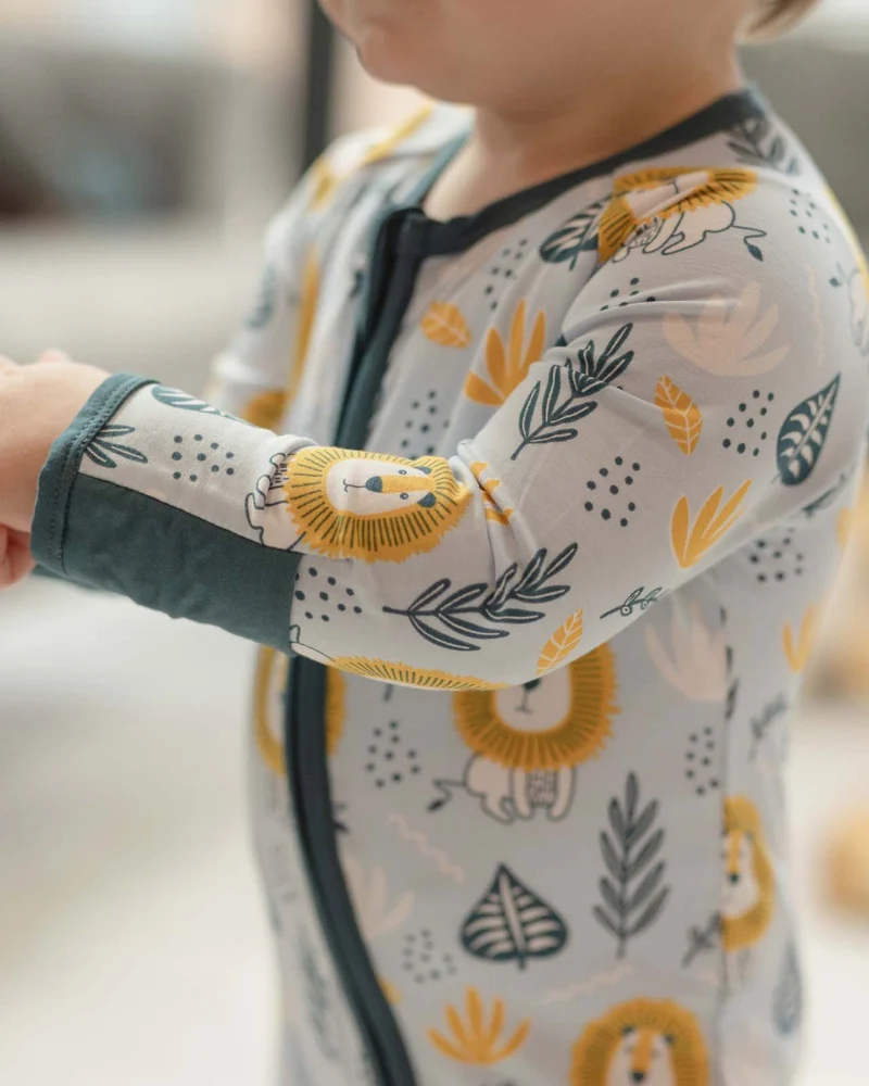 BABYGO® Löwe-Schlafanzug mit Reißverschluss