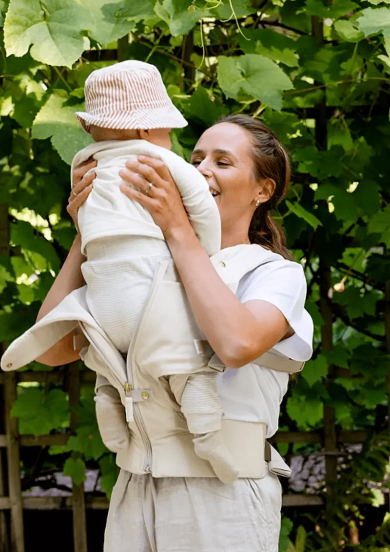 Babytrage mit Reißverschluss 'Huddle' Cream