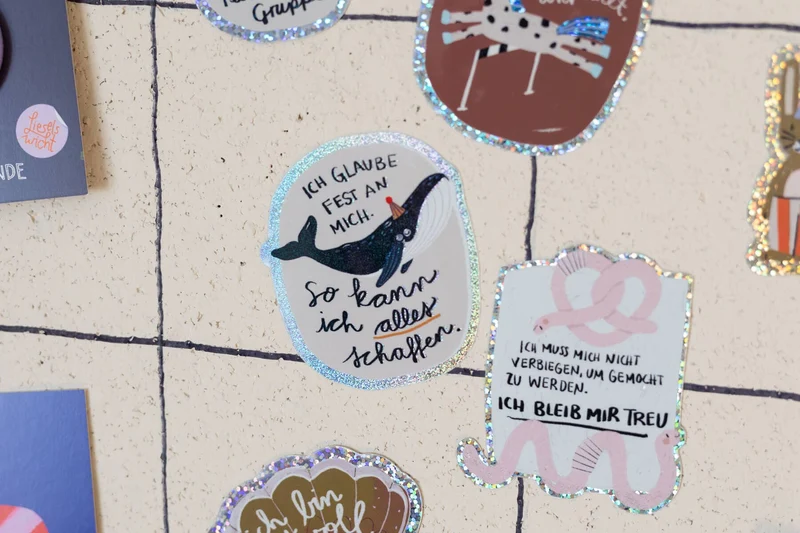 Wal-Glitzersticker "Ich glaube fest an mich" von Liesels Wicht