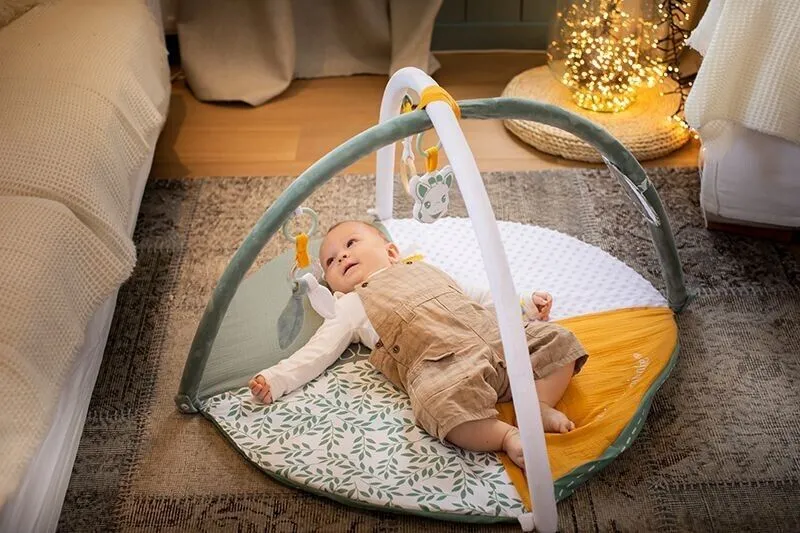 Vulli Babygym Gymcenter Krabbeldecke mit Spielbogen Sophie la girafe 0m+