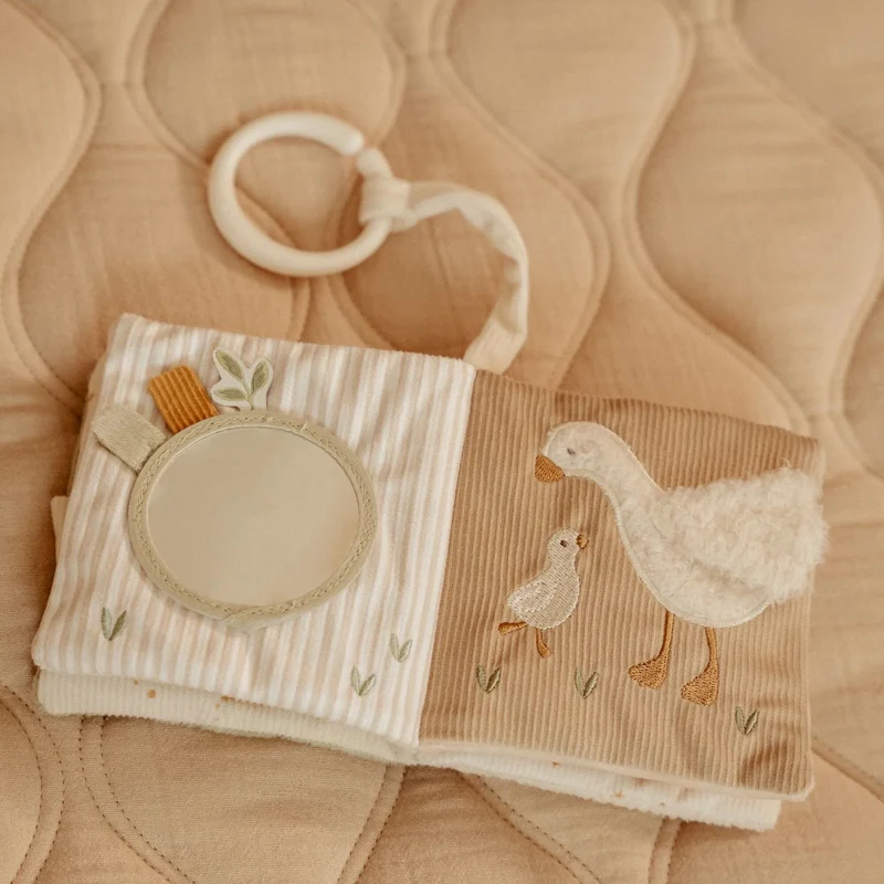 Weißes Buggybuch "Newborn Naturals" von Little Dutch