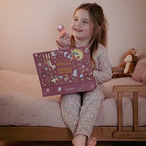 Rosa Geschichtenprojektor Taschenlampe von Little Dutch