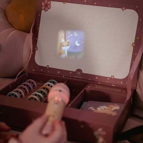 Rosa Geschichtenprojektor Taschenlampe von Little Dutch