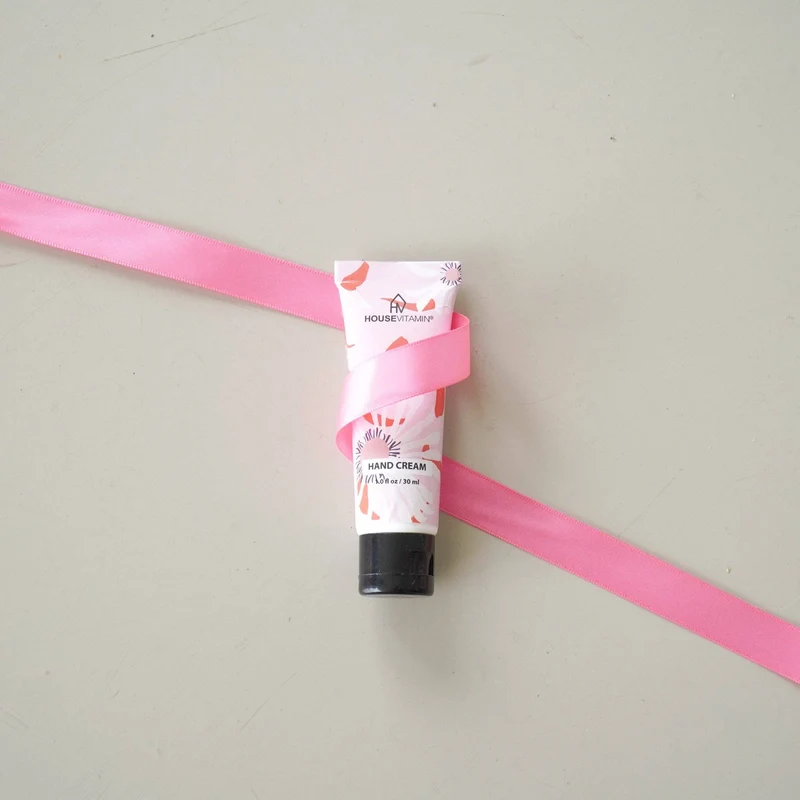 Kleine Tube Handcreme "Pfingstrosenblüte" von House Vitamin, 30ml