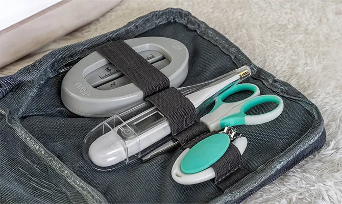 Reer Baby Pflegeset Babybürste, Kamm, Feile, Nagelschere und Clips