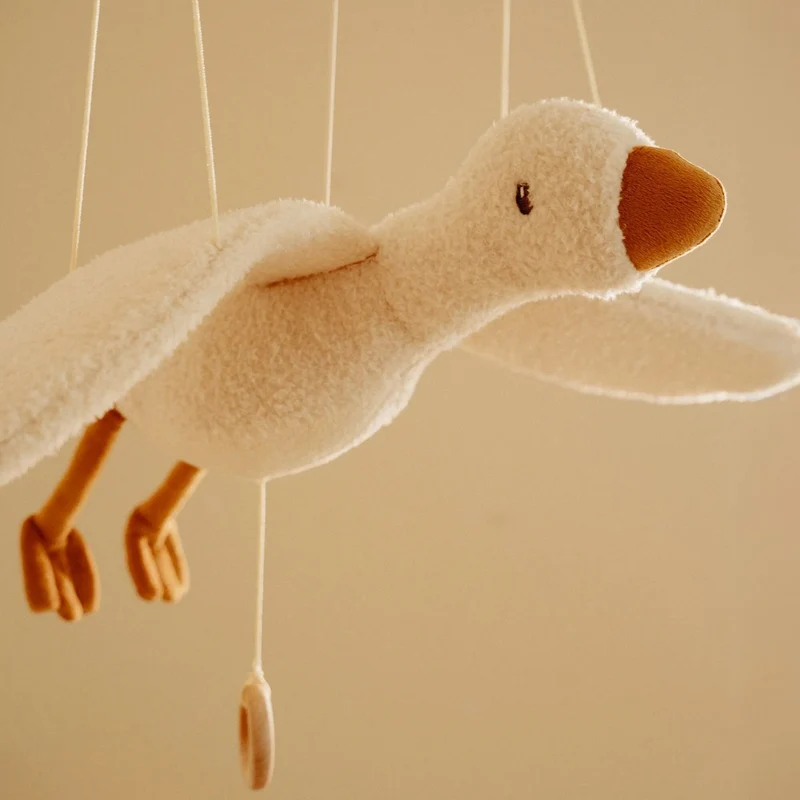 Schwebende Gans Dekoration "Little Goose" von Little Dutch
