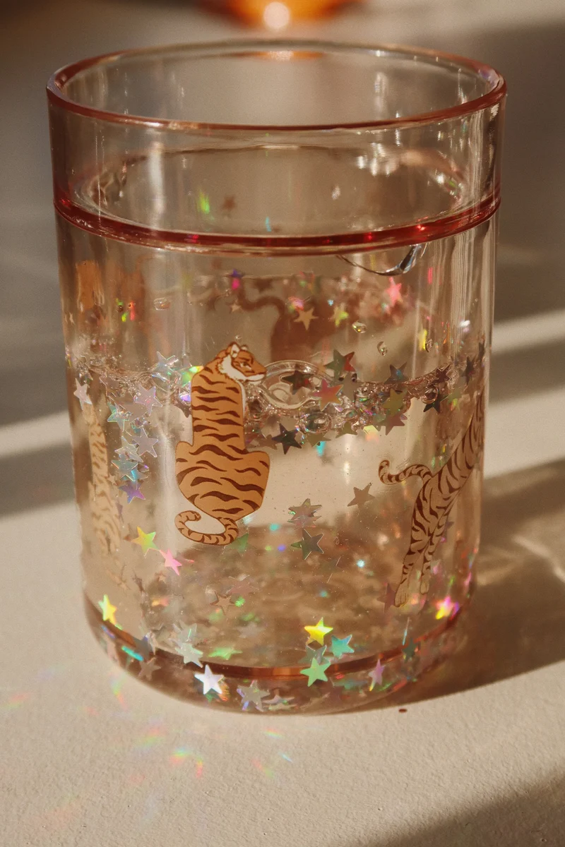 Glitzerbecher "Roar" mit Tiger-Motiv von Konges Slojd, einzeln