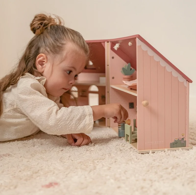 Tragbares rosa Puppenhaus aus Holz mit Zubehör von Little Dutch
