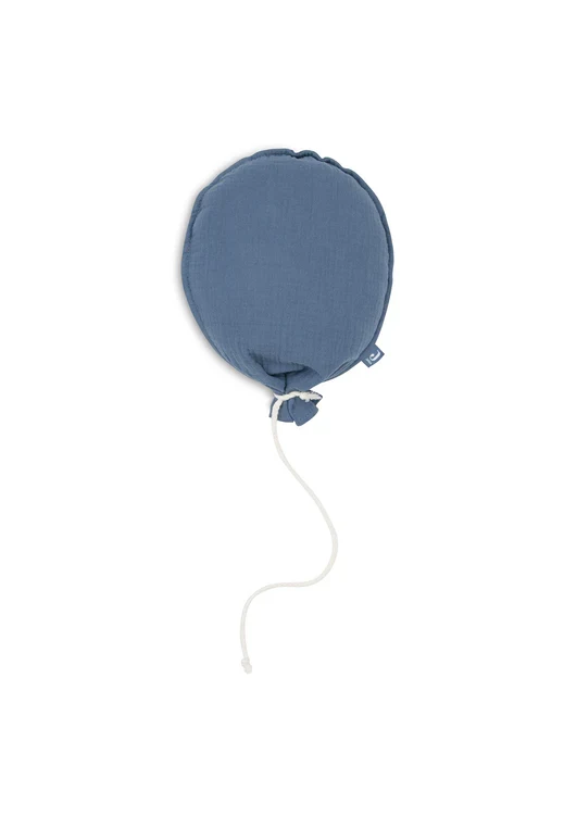 Blauer Luftballon aus Stoff als Dekoration für das Kinderzimmer