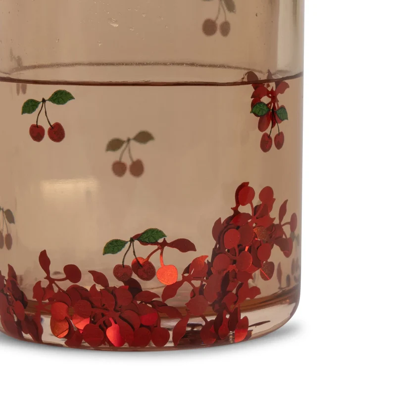Glitzerbecher "Cherry" mit Kirschmuster von Konges Slojd, einzeln
