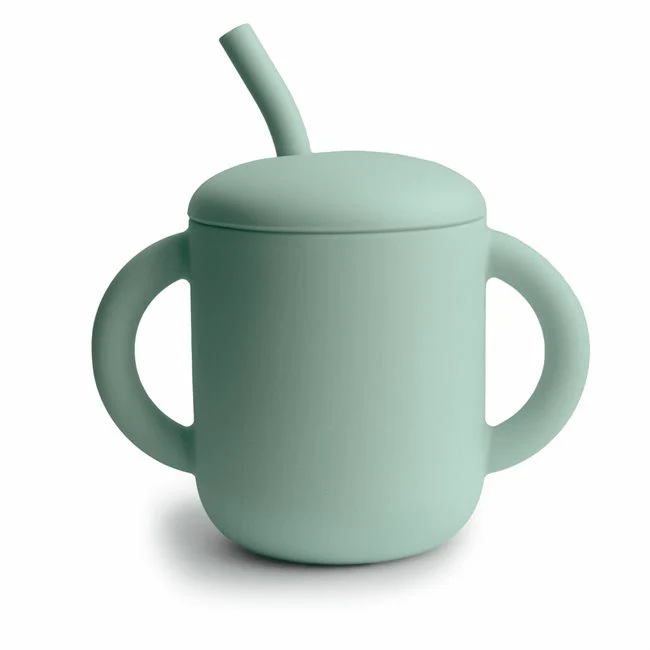 Trinkbecher mit Strohhalm aus Silikon von Mushie, "Cambridge Blue"