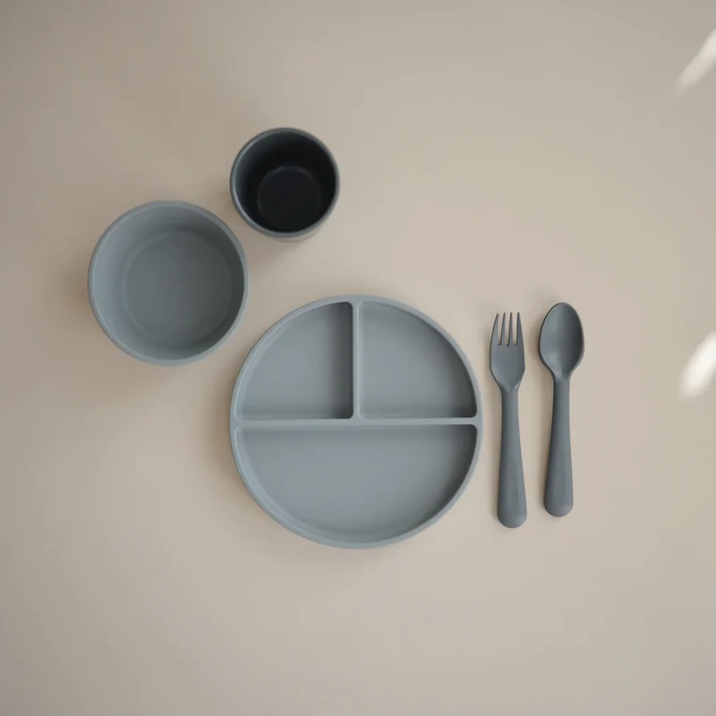 Mikrowellengeeignete Mushie Silikonschale mit Saugnapf, "Stone"