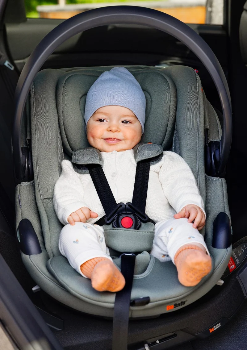 Babyschale 'Go Beyond2' Black SoftBreeze