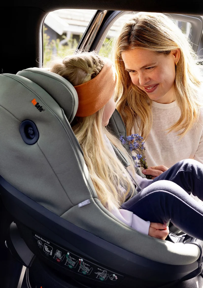 Kindersitz 'Beyond2 360' Meadow Green SoftBreeze
