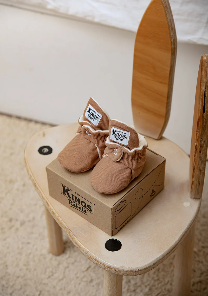 Baby Booties Gamuza Mocha