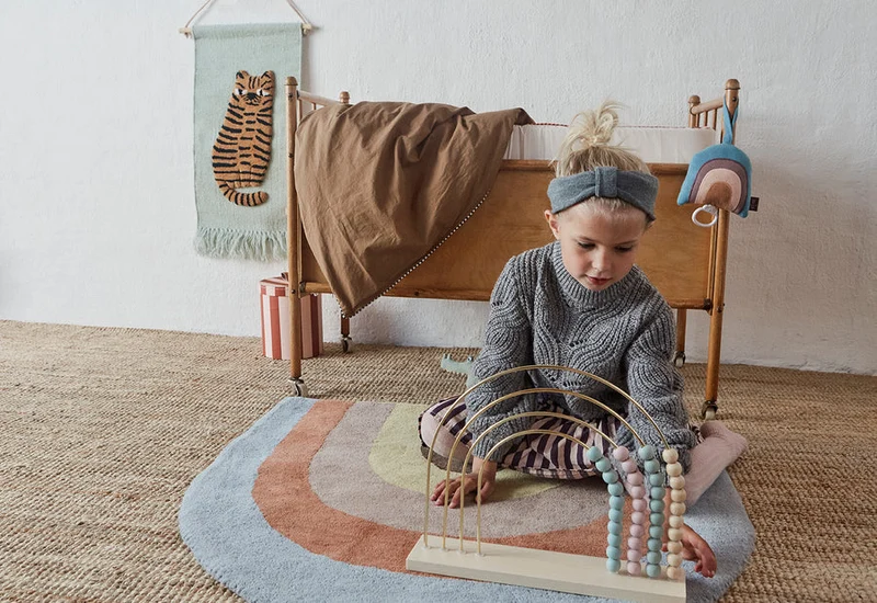 Oyoy Abacus Rainbow aus Holz und Metall