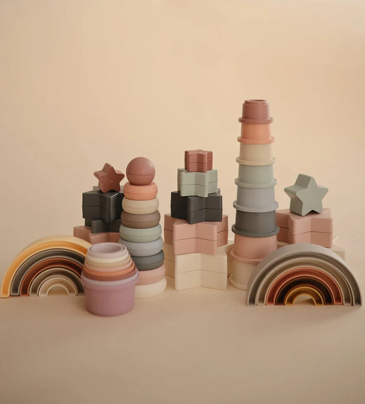 Stapelspielzeug 'Rainbow Hillside'