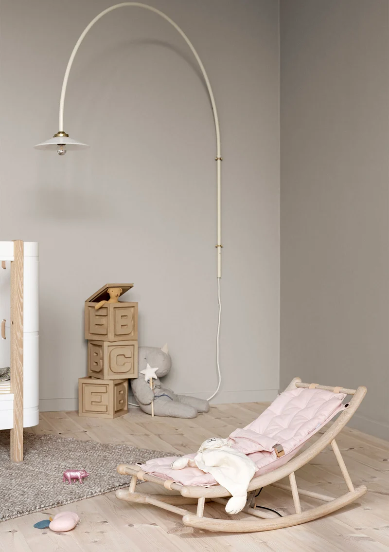 Baby- & Kleinkind-Wippe 'Wood' Eiche/rosa