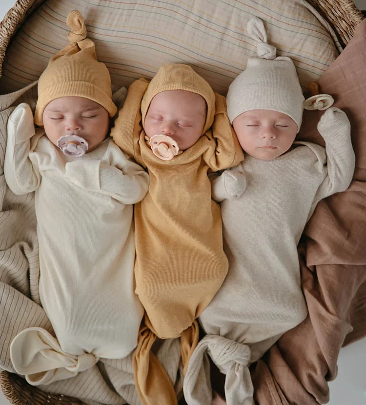 Geknotetes Babykleid cedar