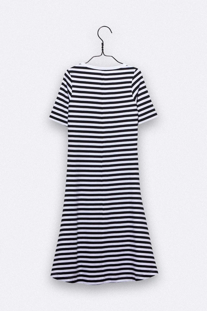 Bea Kleid in schwarz/weiss gestreift mit OUI Stickerei für Kinder 86/92 & 98/104