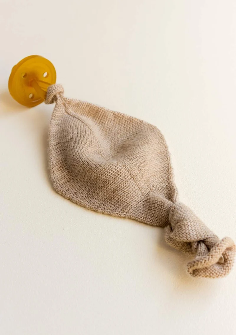 Merino Strick-Schnullertuch 'Titi Comforter' sand