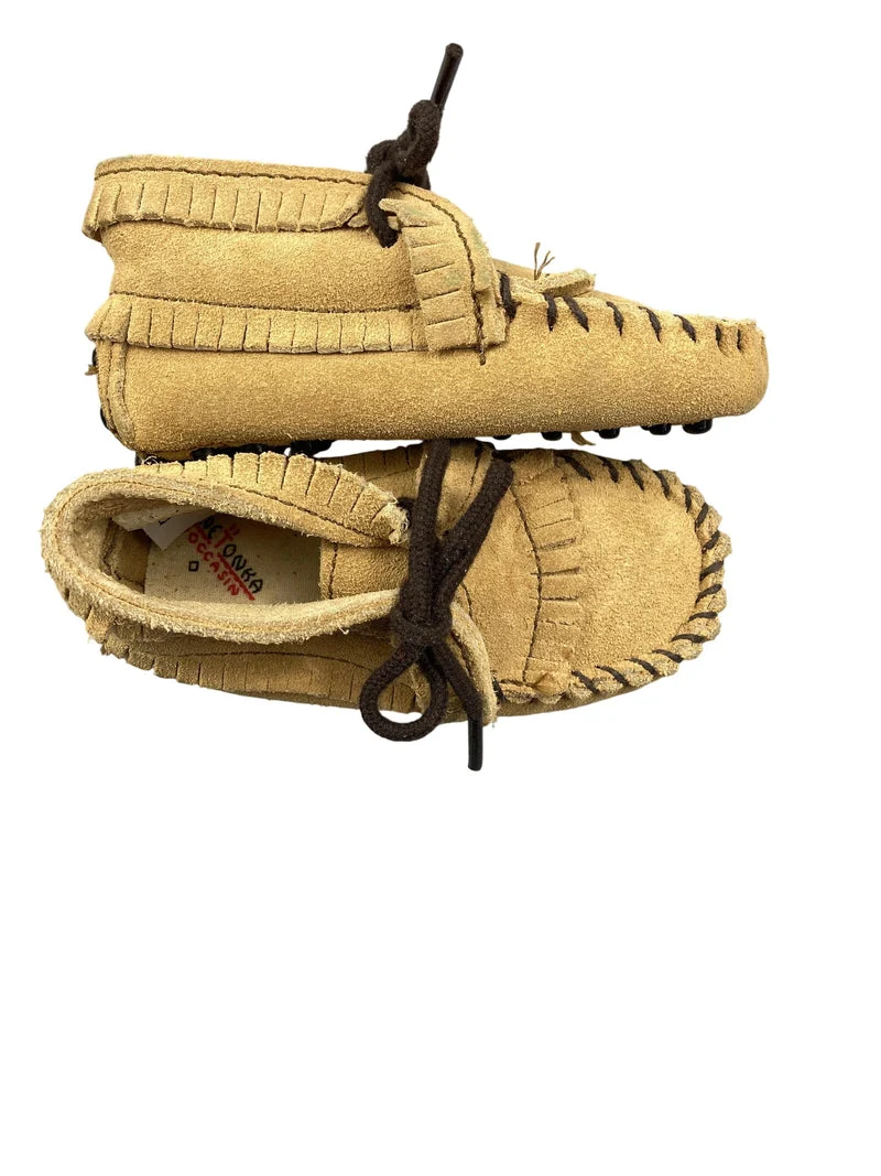 Minnetonka Mokkasin 98 | 3yrs