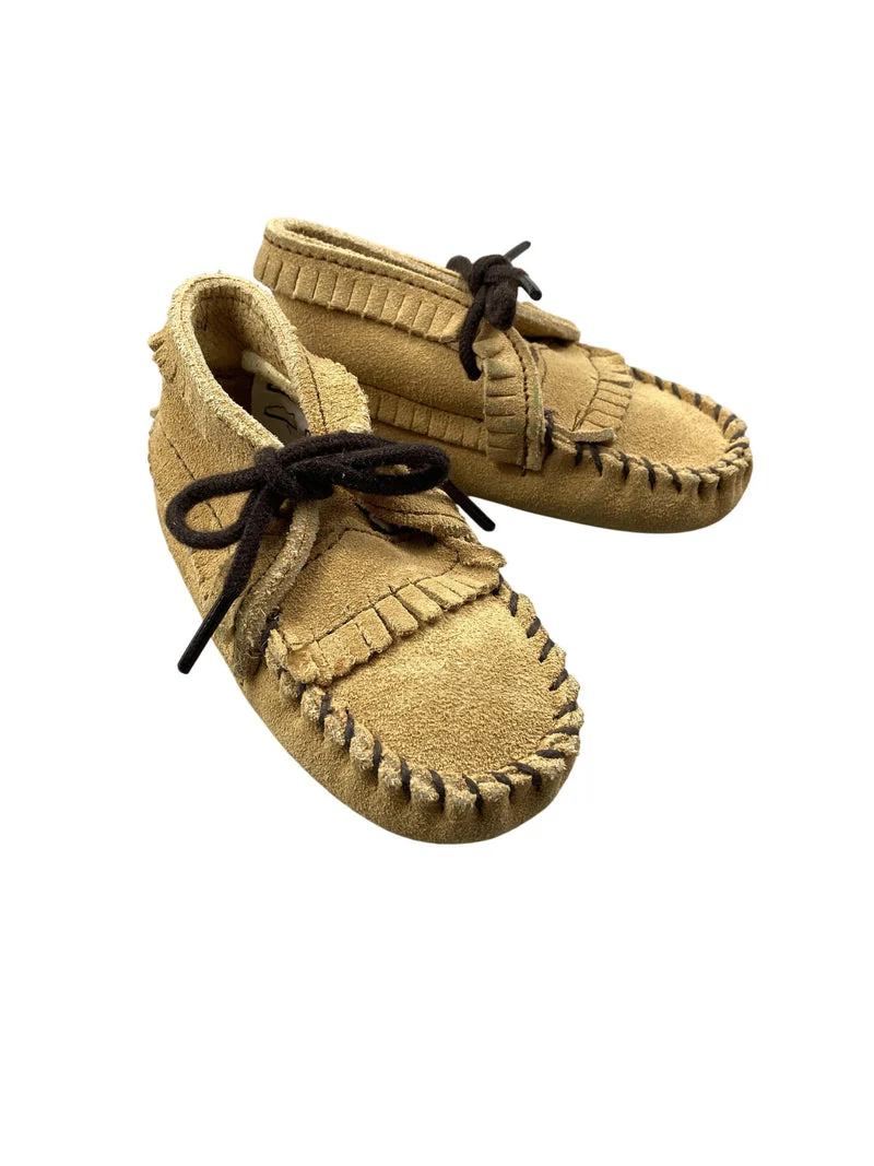 Minnetonka Mokkasin 98 | 3yrs