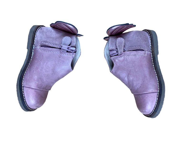 Manuela de JuanBoots 22