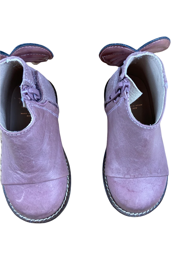 Manuela de JuanBoots 22