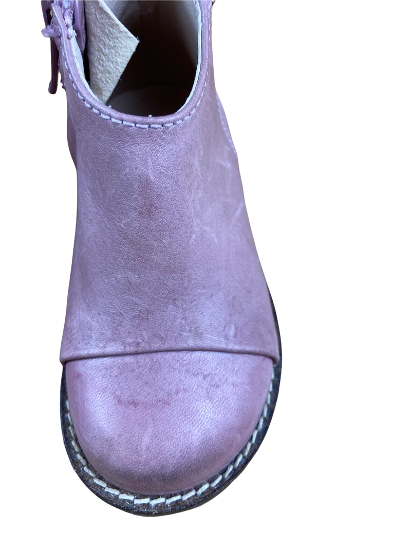 Manuela de JuanBoots 22