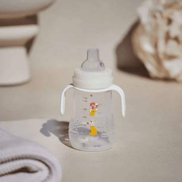 MAM Trainer Night kubek niekapek 2 ustniki i święcące uchwyty 220 ml 4 m+