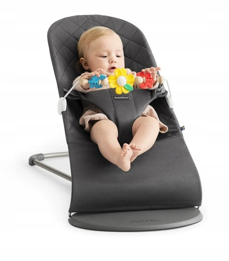 BABYBJORN Flying Friends drewniano-plastikowy pałąk do leżaczka 31 cm