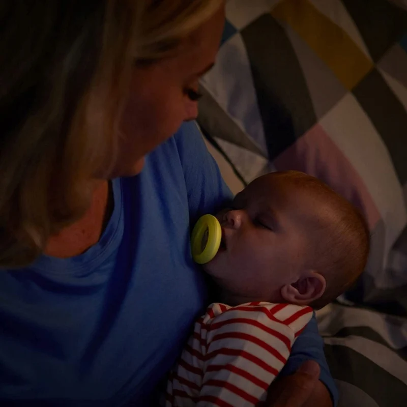 TOMMEE TIPPEE smoczek ortodo. x2 0-6msc ŚWIECI
