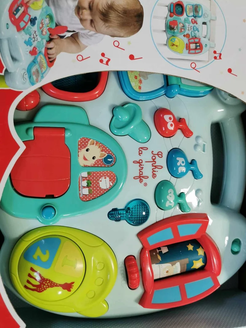 ŻYRAFA SOPHIE stolik do aktywności 10m+