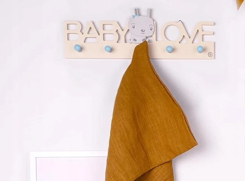 BIECO Baby Love drewniany wieszak z 5 haczykami ZAJĄC